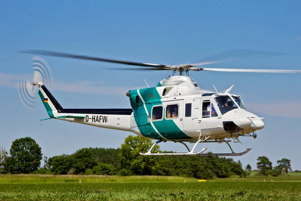 Ahlen, Německo - 5. června 2016: Bell 412sp Huey twin-engine utilit — Stock fotografie