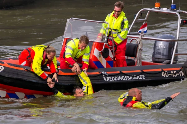 Demonstrace pátrání a záchrany během Světových přístavních dnů. — Stock fotografie