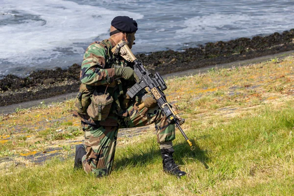 Den Helder, Nederländerna - 7 juli 2012: Beväpnad holländsk specialopera — Stockfoto
