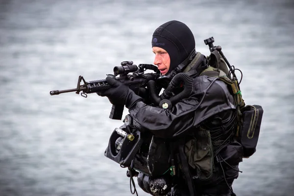 DEN HELDER, THE NETHERLANDS - JUN 23, 2013: Special Forces comba — 스톡 사진