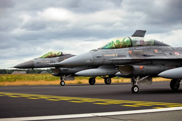 SCHLESWIG-JAGEL, GERMANY - JUN 23, 2014: Two Turkish Air Force F — 스톡 사진