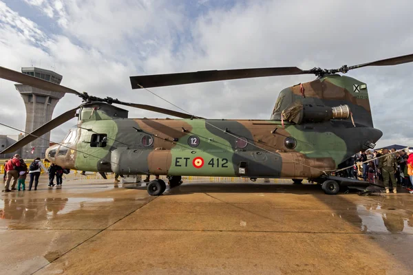 Torrejon, Španělsko - 11. října 2014: Španělská armáda Boeing Ch-47 Chinoo — Stock fotografie