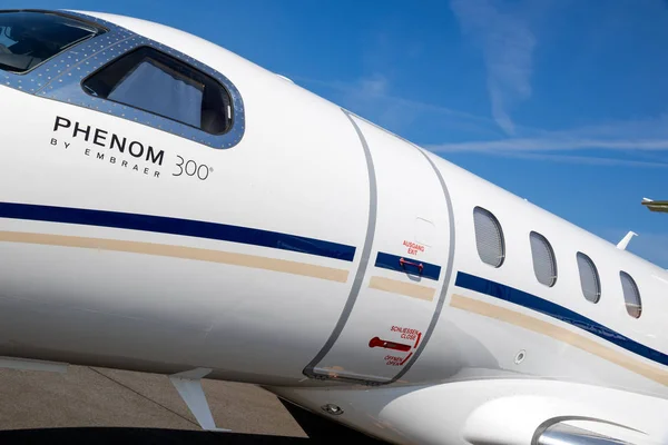 Embraer Phenom 300 aereo business jet — Foto Stock