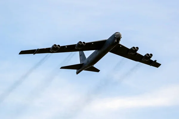 Американський бомбардувальник B-52. — стокове фото