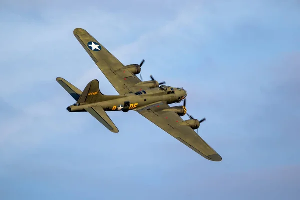 Boeing B-17 Uçan Kale 2 bombardıman uçağı — Stok fotoğraf