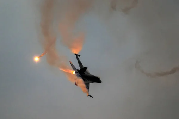 Бельгійський ВПС F-16 винищувачів jet — стокове фото