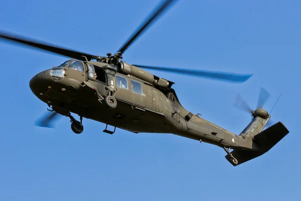 Grave, Niederlande - 17.09.2014: us army uh-60 black hawk heli — Stockfoto