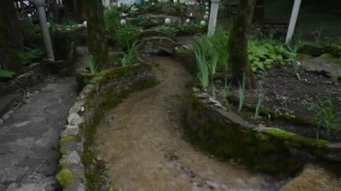 Merdiven adım şelale Gelendzhik içinde