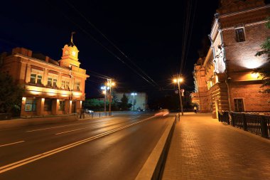 Vladimir Vladimir bölgesinin yönetim merkezidir. 2010, 2013, 2017. Sayısı ve konumlar. Dmitrievsky Katedrali, Golden Gate, eski Vladimir, Nikolo-Kremlin Kilisesi.