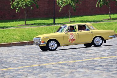 25 Ağustos 2015. Sakız-Autoralli Gorkyclassic. Bu ülkede - başında en büyük klasik ralli araba mükemmel hazırlanan yüz gelmektedir. Gaz, Zis, Zil, Moskvich ve Zaporozhets Kızıl Meydan üzerinde nadir modellerde sürücülerin başlatmak