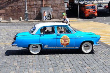 25 Ağustos 2015. Sakız-Autoralli Gorkyclassic. Bu ülkede - başında en büyük klasik ralli araba mükemmel hazırlanan yüz gelmektedir. Gaz, Zis, Zil, Moskvich ve Zaporozhets Kızıl Meydan üzerinde nadir modellerde sürücülerin başlatmak