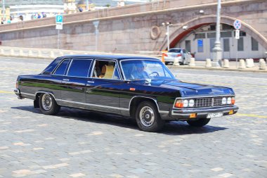 25 Ağustos 2015. Sakız-Autoralli Gorkyclassic. Bu ülkede - başında en büyük klasik ralli araba mükemmel hazırlanan yüz gelmektedir. Gaz, Zis, Zil, Moskvich ve Zaporozhets Kızıl Meydan üzerinde nadir modellerde sürücülerin başlatmak