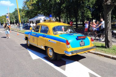 26-Temmuz-2014 sakız-Autoralli Gorkyclassic. Bu ülkede - başında en büyük klasik ralli araba mükemmel hazırlanan yüz gelmektedir. Gaz, Zis, Zil, Moskvich ve Zaporozhets Kızıl Meydan üzerinde nadir modellerde sürücülerin başlatmak.