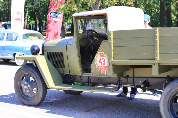 2014 日ガム Autoralli Gorkyclassic 100 の車を完全に準備が開始時国で最も大規模な古典的な集会です Gaz Zis Zil Moskvich — ストック写真