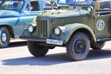 26-Temmuz-2014 sakız-Autoralli Gorkyclassic. Bu ülkede - başında en büyük klasik ralli araba mükemmel hazırlanan yüz gelmektedir. Gaz, Zis, Zil, Moskvich ve Zaporozhets Kızıl Meydan üzerinde nadir modellerde sürücülerin başlatmak.