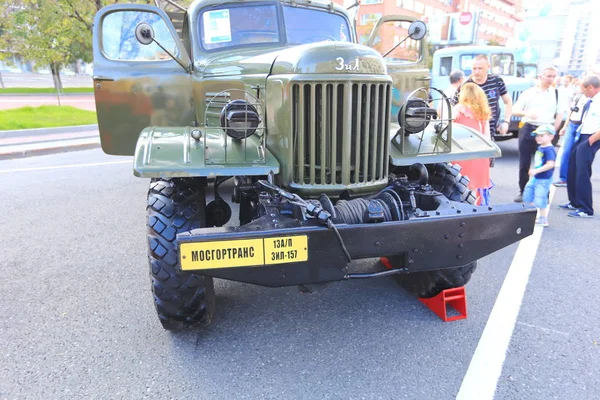 Moscou Avenue Sakharov Août 2015 Exposition Annuelle Autobus Voitures Autres — Photo