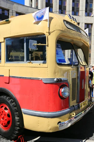 Moscú Avenida Sajarov Agosto 2015 Exposición Anual Autobuses Urbanos Antiguos — Foto de Stock