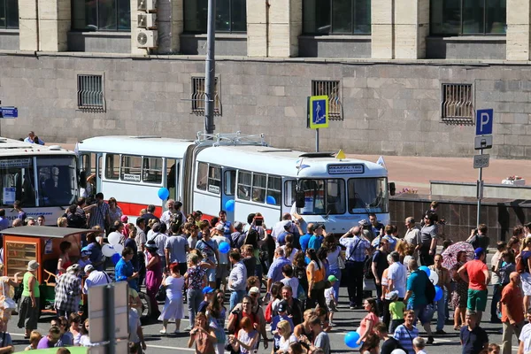 Moscú Avenida Sajarov Agosto 2015 Exposición Anual Autobuses Urbanos Antiguos —  Fotos de Stock