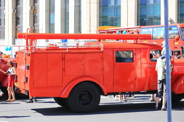 Moskau Sacharow Allee August 2015 Jährliche Ausstellung Alter Stadtbusse Autos — Stockfoto
