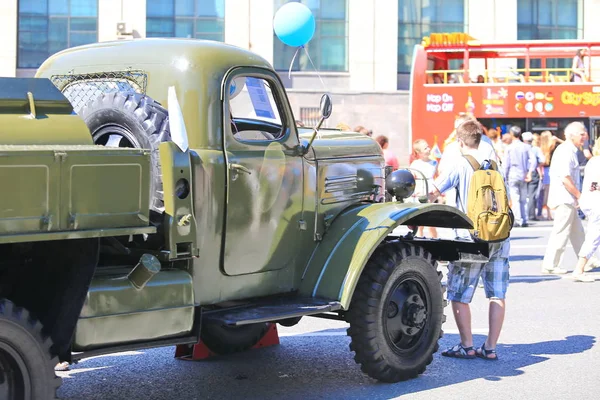 Moscou Avenue Sakharov Août 2015 Exposition Annuelle Autobus Voitures Autres — Photo