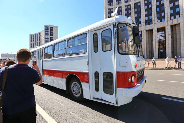 Moscú Avenida Sajarov Agosto 2015 Exposición Anual Autobuses Urbanos Antiguos — Foto de Stock