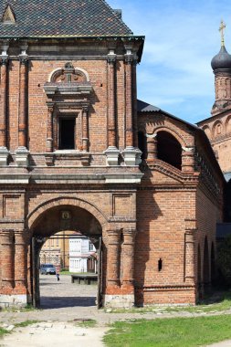 Rusya, Moskova, Krutitskaya, 13 ev. Krutitskoye Podvorye tarihi anıt, XIII yüzyıl önce bir manastır ve sonra Sarsky ve Podonsky köşkü olarak kurdu. XVII. yüzyılın mimari bir anıt.