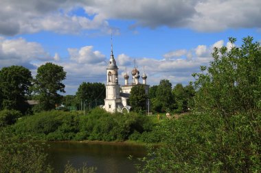 12 Haziran 2000. Eski Rus Vologda gerçek turist inci var. Şehrin çok sayıda kiliseler, farklı mimari tarzlarda inşa vardır. Kremlin Meydanı ve Vologda Kremlin. Vologda ahşap mimarisi. Sophia Cathedral.