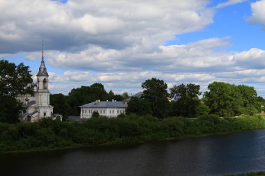 12 Haziran 2000. Eski Rus Vologda gerçek turist inci var. Şehrin çok sayıda kiliseler, farklı mimari tarzlarda inşa vardır. Kremlin Meydanı ve Vologda Kremlin. Vologda ahşap mimarisi. Sophia Cathedral.