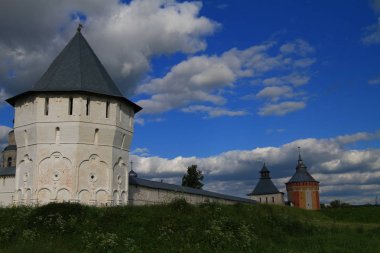 12 Haziran 2000. Eski Rus Vologda gerçek turist inci var. Şehrin çok sayıda kiliseler, farklı mimari tarzlarda inşa vardır. Kremlin Meydanı ve Vologda Kremlin. Vologda ahşap mimarisi. Sophia Cathedral.