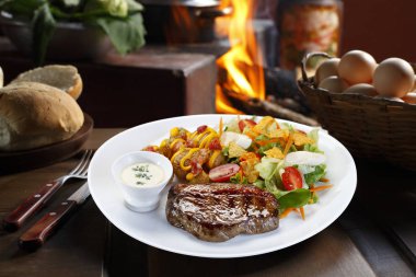 Picanha, geleneksel Brezilya barbeküsü..  