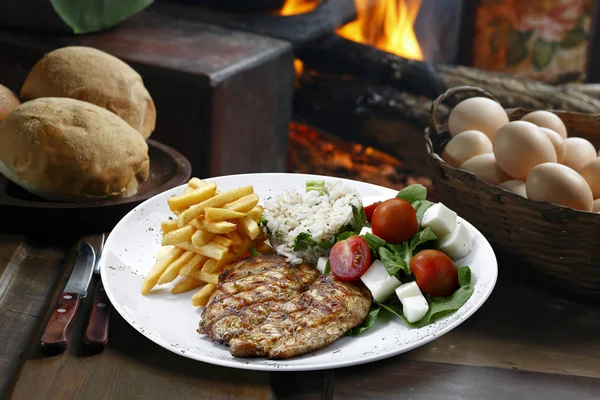 Bife frango grelhado — Fotografia de Stock