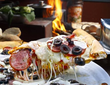 taze pişmiş pizza 