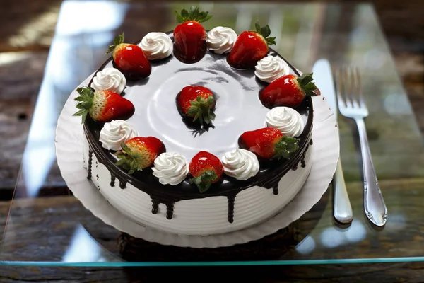 Strawberry birthday cake — Stock Photo, Image