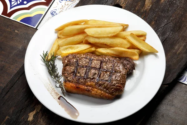 Picanha Steak met frietjes — Stockfoto