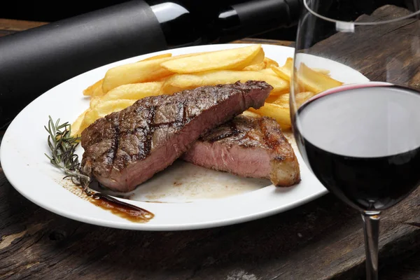 Picanha Bife com batatas fritas — Fotografia de Stock