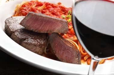 Makarnalı fileminyon.