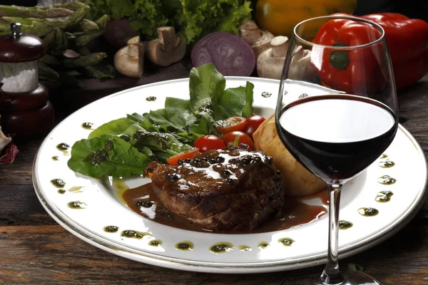 Filet mignon red wine sauce — Stock Photo, Image