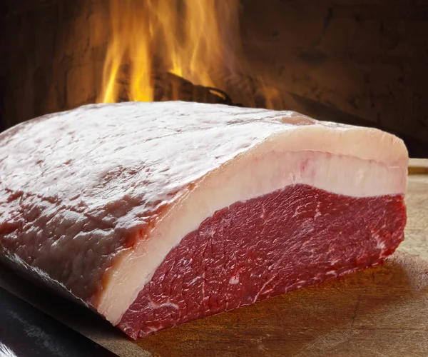 Сырое мясо пиканьи — стоковое фото