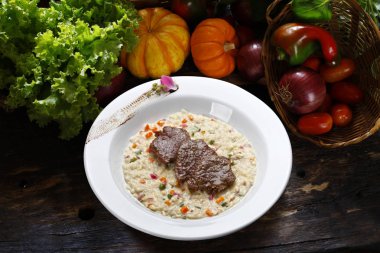 Risotto ile sebze ve ızgara biftek