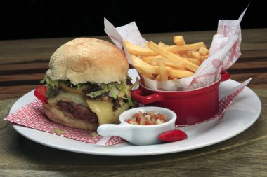 büyük lezzetli burger