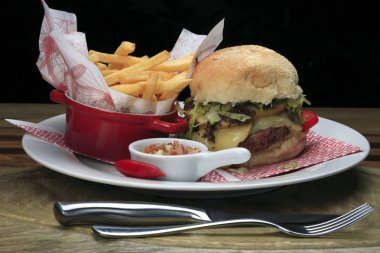 büyük lezzetli burger