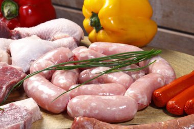 Ham ızgara sosis, görünümü kapatın