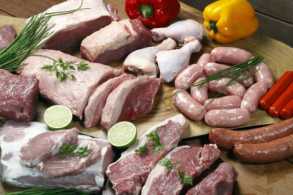 Sortimento Salsichas Churrasco Cru Carne Diferente Vista Perto — Fotografia de Stock