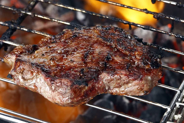 Picanha Traditional Brazilian Beef While Grilling — Stock Photo, Image