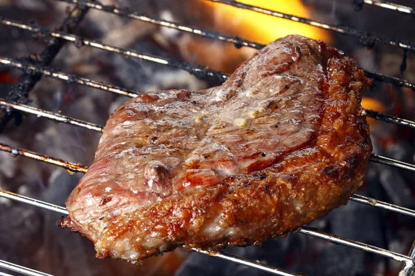 Picanha Traditional Brazilian Beef While Grilling — Stock Photo, Image