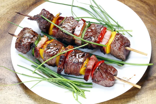 Kebab van de Spies gezien uo sluiten — Stockfoto