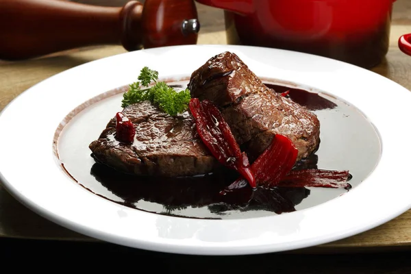 Filet mignon with red wine sauce