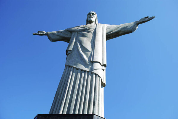 Статуя Христа Спасителя в Рио-де-Жанейро
