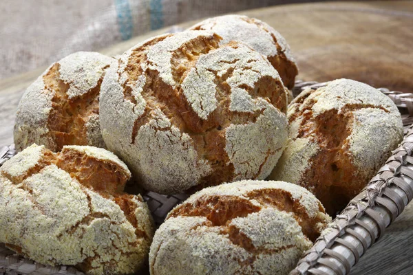 Frukost Med Portugisiska Majsbröd — Stockfoto