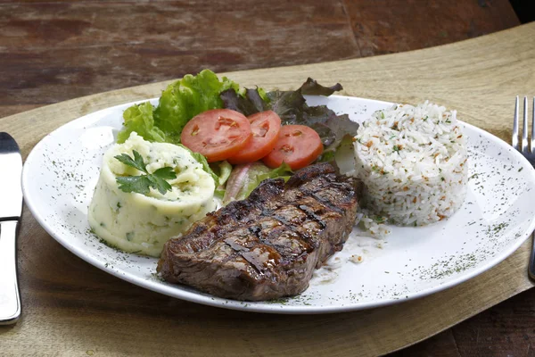 Grilled Steak Mashed Potatoes Rice Vegetables — Stock Photo, Image